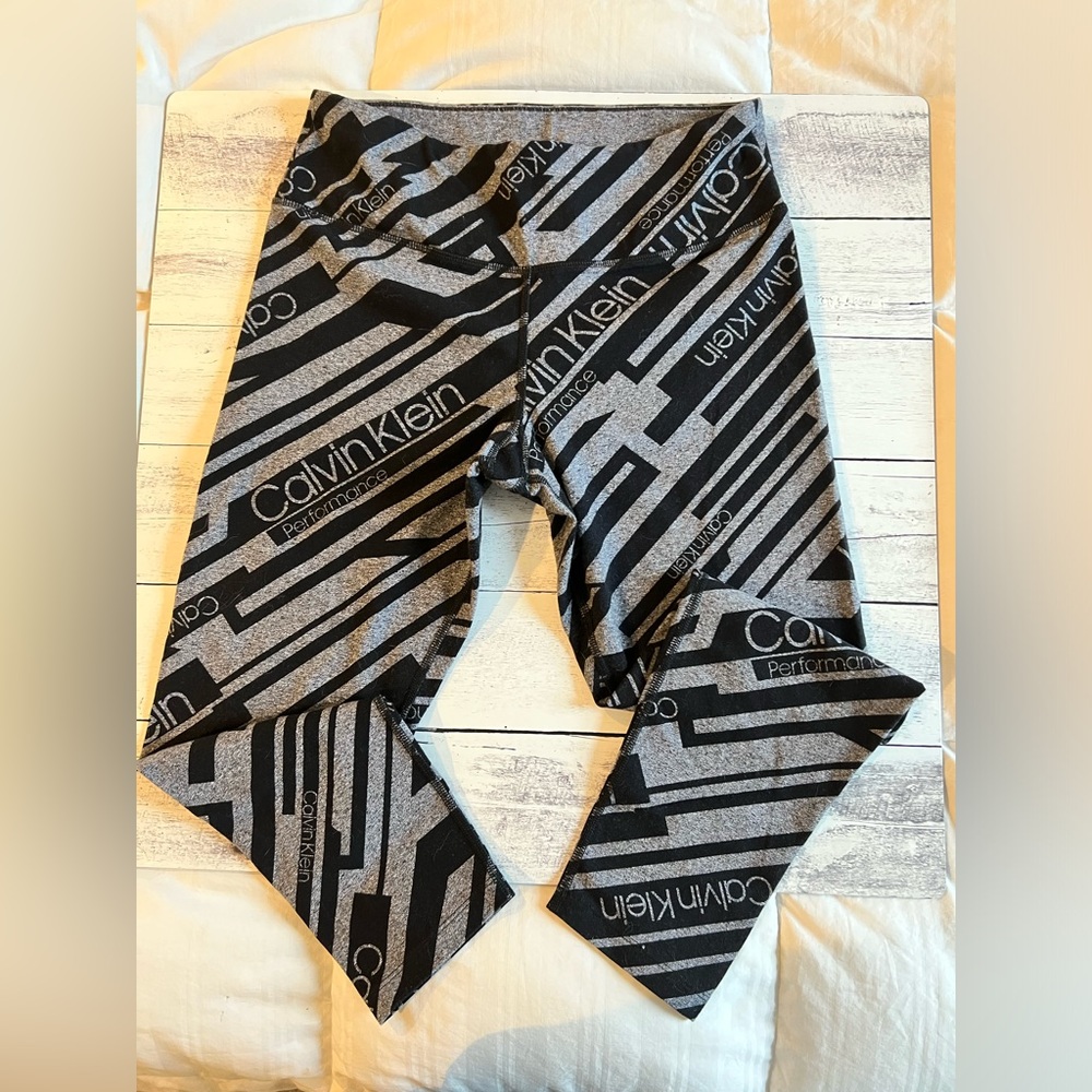 Calvin Klein ladies Lg workout pants